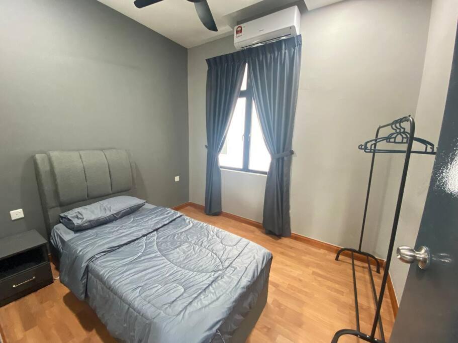 Paradigm Mall The Platino 3 Bedroom